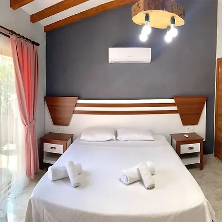 Likya Safir 2+1 Villa, Oezel Havuzlu, 빌라 페티예